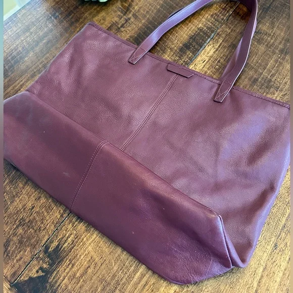 Leatherology | Aleena Soft Zippered Tote in Bordeaux - Full Grain Leather - Picture 5 of 16